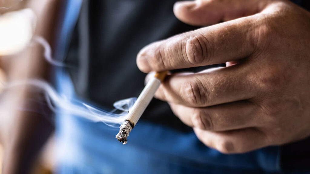 نصف الأردنيين مدخنون.. والسيجارة تلتهم الميزانية