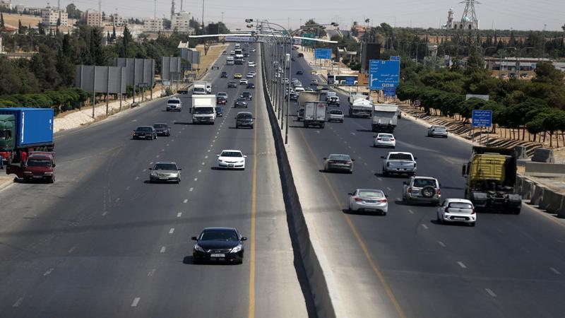 إغلاقات وتحويلات على طريق المطار باتجاه السابع