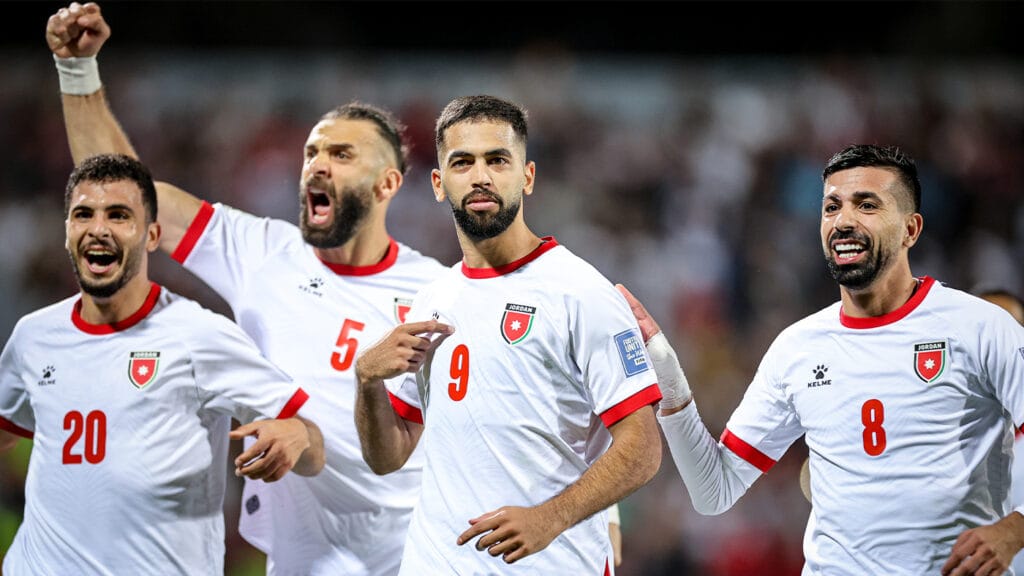 الذكاء الاصطناعي يتوقع إنجازاً تاريخياً للنشامى في المونديال