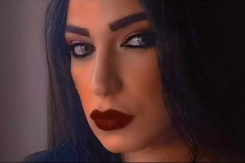 صورة الكاتبة د. منى اللواتي