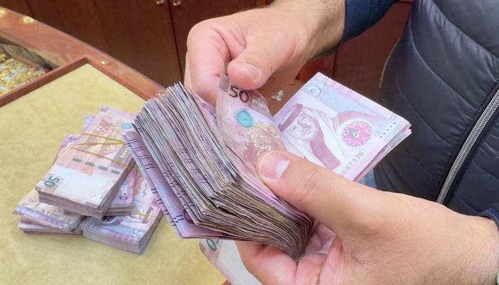 زيادة الـ30 دينارًا تُجدد مطالب الأردنيين بتوسيع المستفيدين وإنصاف المتقاعدين