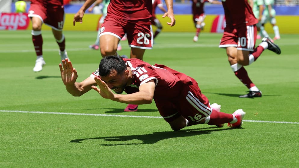 قطر تتعادل مع سويسرا