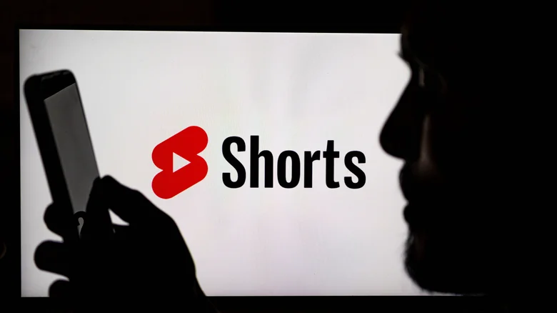 يوتيوب يُجدّد تجربة "Shorts" بميزات تقترب أكثر من TikTok