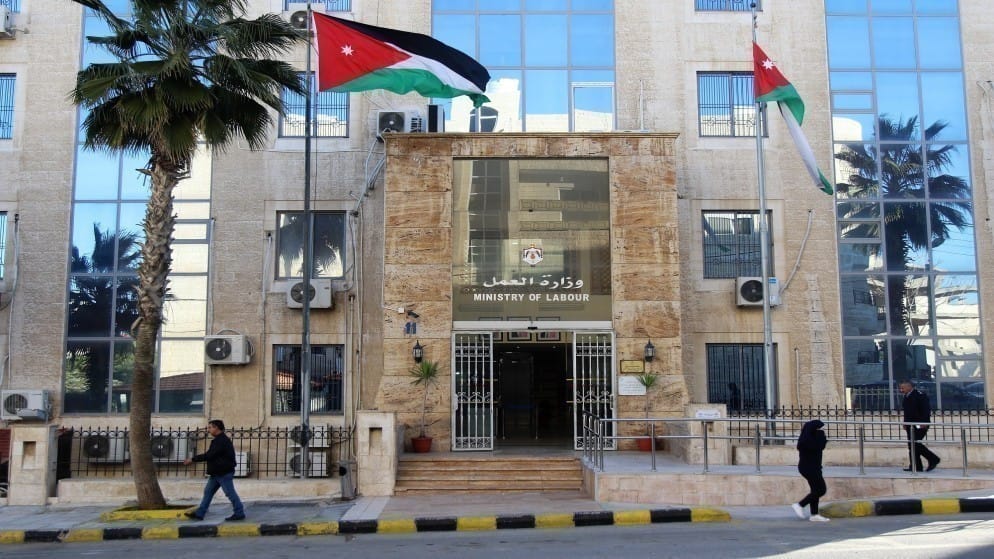 وفد جنيف يثير الجدل.. والحكومة توضح العدد
