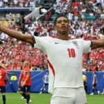 الأرجنتين وإنجلترا إلى نصف النهائي بعد مواجهتين مثيرتين