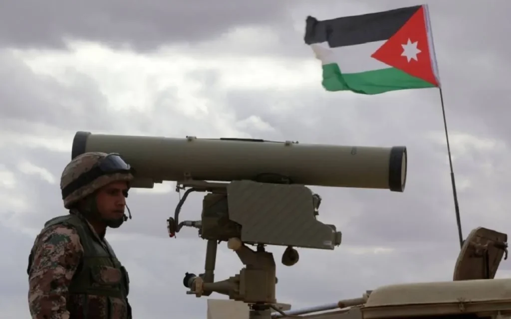 الجيش يعترض 5 صواريخ قادمة من إيران استهدفت أراضي المملكة