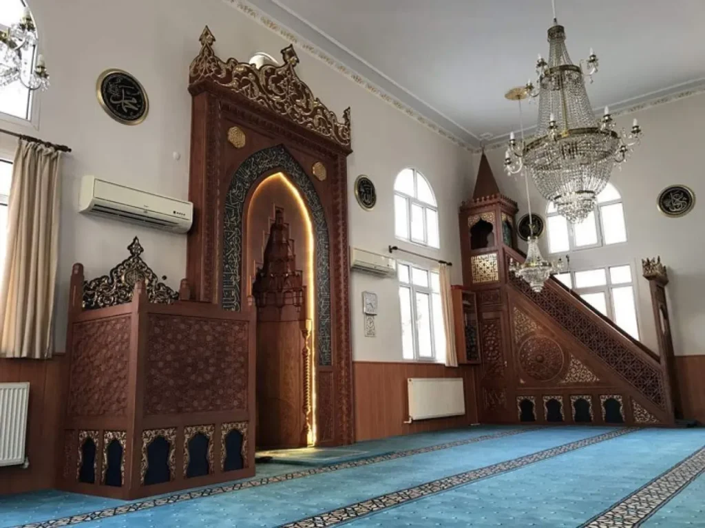 لم نفهم شيئا.. خطبة جمعة تثير تفاعلاً واسعًا في المزار الجنوبي