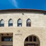 الحكومة: تحظر توظيف الذكاء الاصطناعي في تعديل الرموز الوطنية والأختام الرسمية