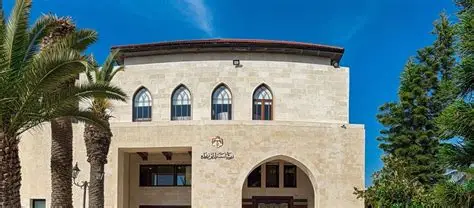 الحكومة: تحظر توظيف الذكاء الاصطناعي في تعديل الرموز الوطنية والأختام الرسمية