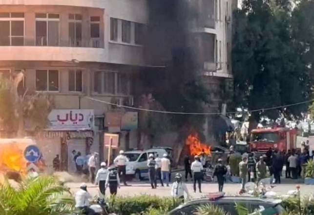 انفجارات تهز محيط إقامة ماكرون في دمشق.. واستنفار أمني