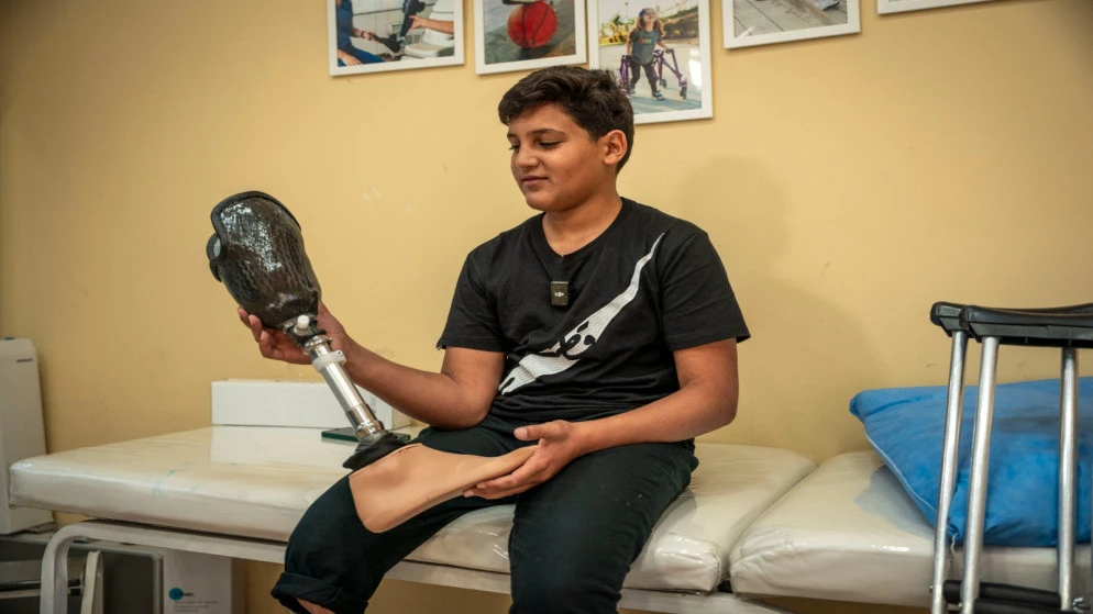 بعد أن سرقت الحرب أطرافهم.. أطفال غزة يستعيدون خطواتهم في الأردن