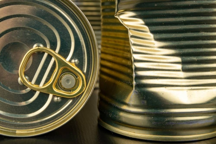 «الغذاء والدواء» تحذر.. عبوة مثقوبة أو منتفخة قد تهدد سلامتك