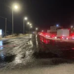 بلدية عين الباشا تبدأ فرش الخلطة الساخنة في منطقة أبو نصير