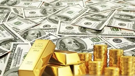 الدولار عند ذروة 7 أسابيع والذهب يصعد بأكثر من 1%.. الأسواق تترقب قرارات البنوك المركزية