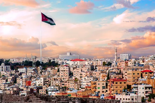 الخريف يبدأ فلكيا في الأردن.. ماذا يحمل الطقس خلال الأيام المقبلة؟