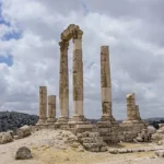 انخفاض تدريجي على الحرارة.. أجواء معتدلة الخميس والجمعة تتراجع درجات الحرارة تدريجياً اعتباراً من الخميس، بعد أجواء حارة نسبياً تسود المملكة الأربعاء، وفقاً لتقرير إدارة الأرصاد الجوية.