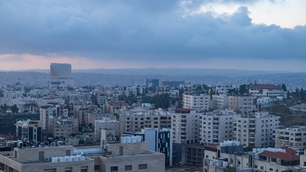 تعمق عدم الاستقرار الجوي الأحد وسط توقعات بأمطار غزيرة