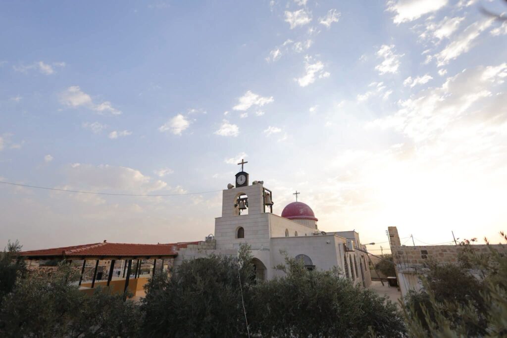 من جريمة كنيسة الحمود إلى سموم الحسابات الوهمية.. كيف وأد الأردنيون الفتنة؟