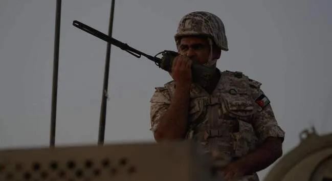 الجيش يشتبك مع شخص حاول التسلل عبر الحدود الجنوبية ويضبطه