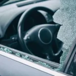 الأمن يكشف حقيقة فيديو تحطيم مركبة شخص عربي في الأزرق