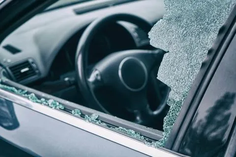 الأمن يكشف حقيقة فيديو تحطيم مركبة شخص عربي في الأزرق