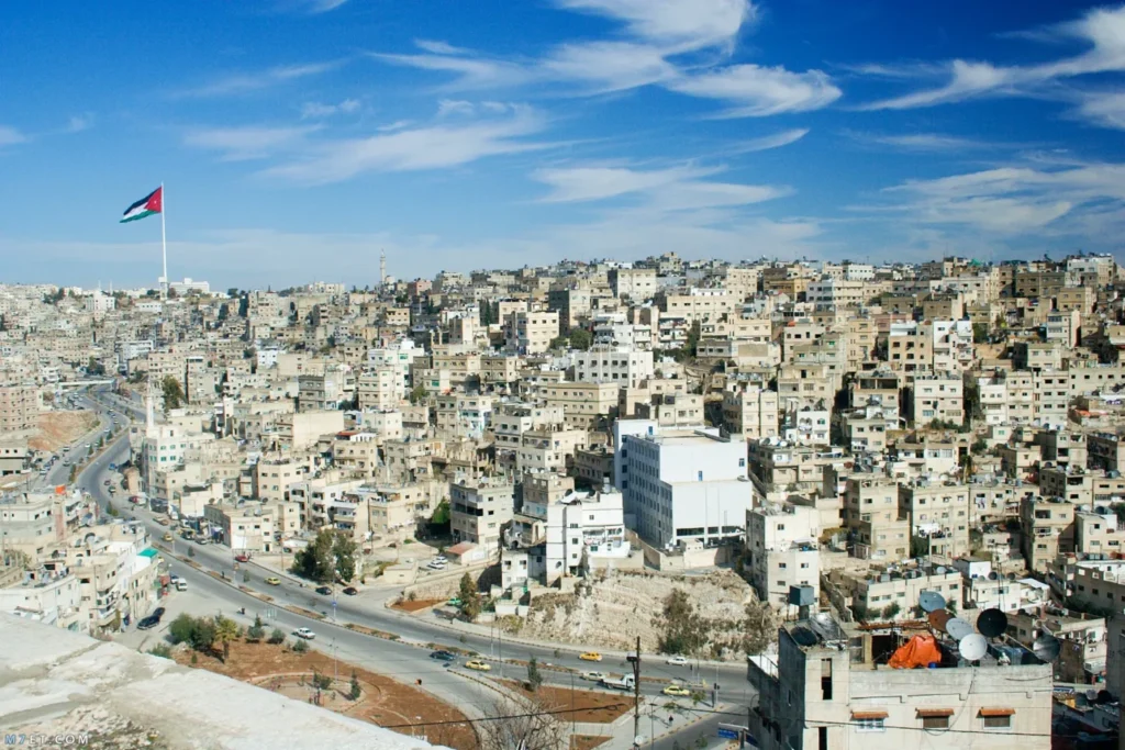 طقس لطيف اليوم.. زخات مطرية محدودة وغبار في البادية خلال الأيام المقبلة